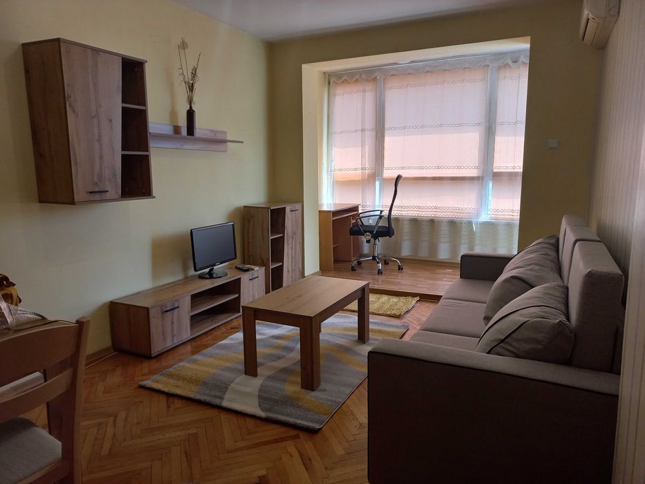 Дава се под наем Двустаен апартамент в Варна, Автогара - 55 кв.м за 408 € - Снимка #1