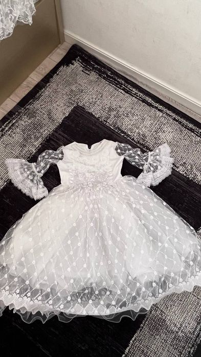 Бир 2маротаба кийилган янги куйлак 6ёшдан 10ёшгача келади