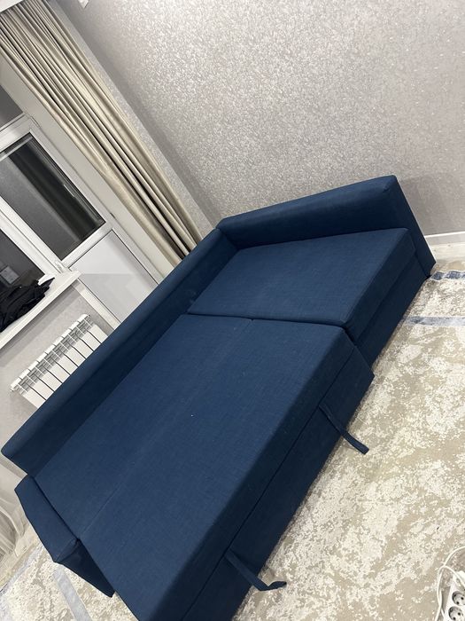 Продам диван двухместный