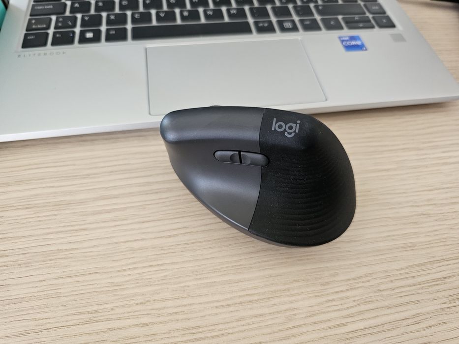 Logitech Lift Vertical Mouse