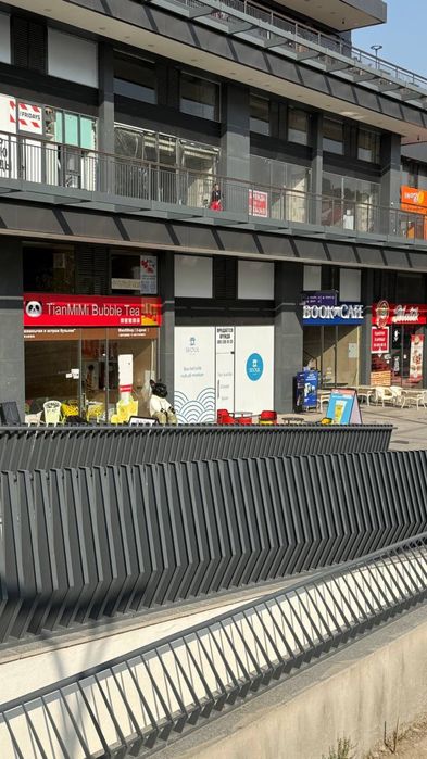 Коммерческое помещение 173 м², ТРК «Seoul Mun», у входа.