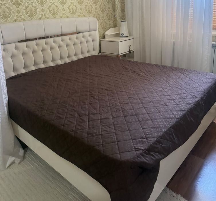 Продается спальный гарнитур в комплекте