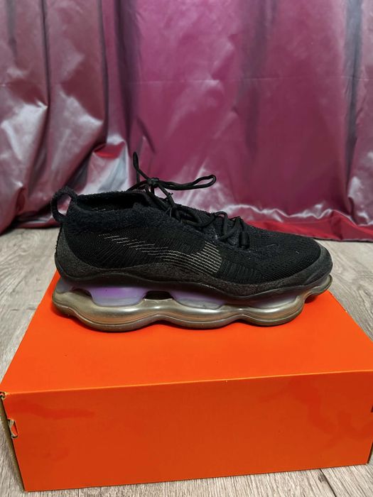 Маратонки Nike …………