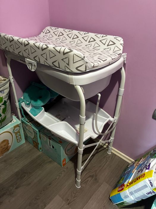 Продавам повивалник с корито и стойка + органайзер