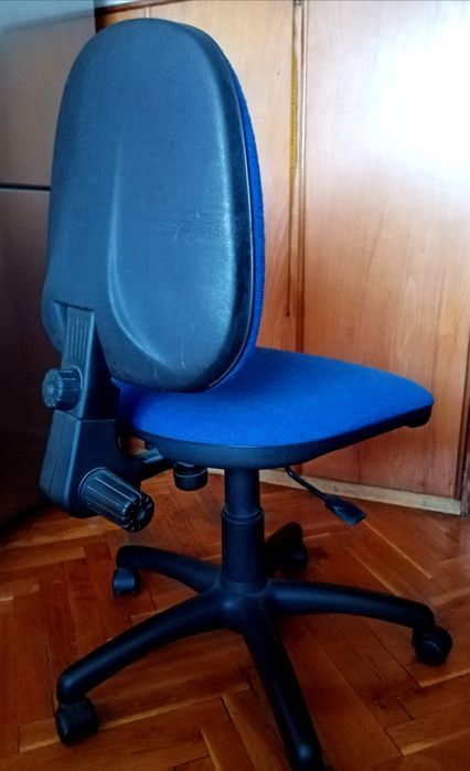 Офис стол в синьо