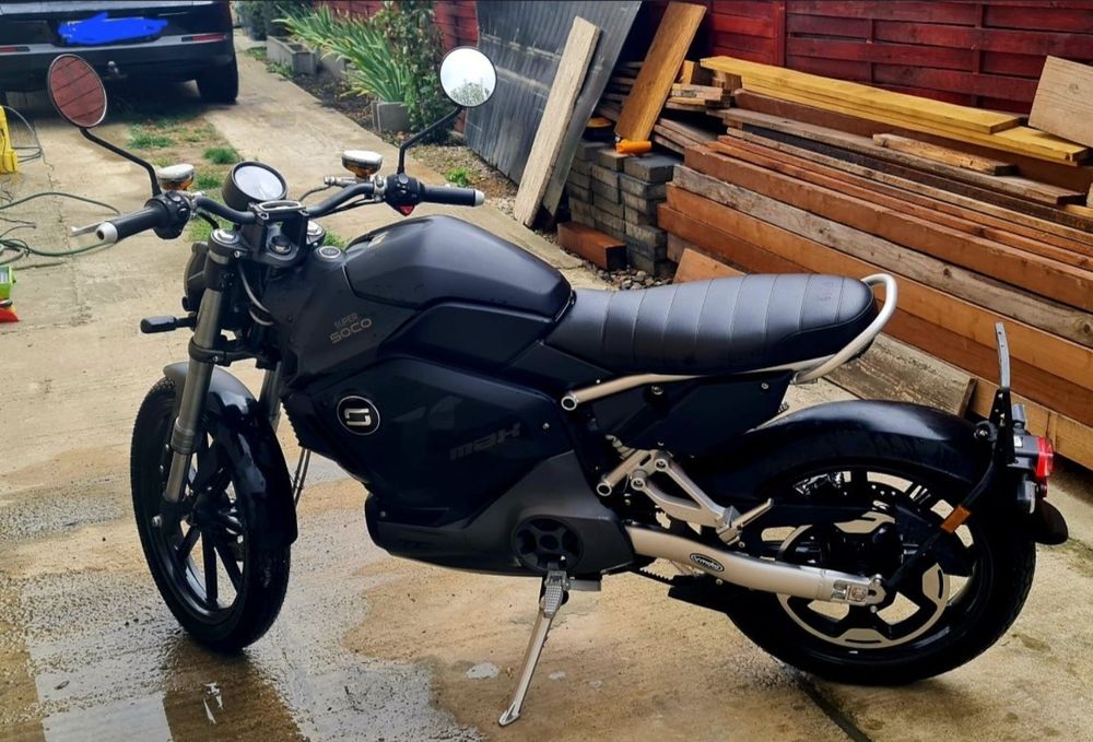 Super Soco TC Max 2024 – electrică, stil retro Café Racer,