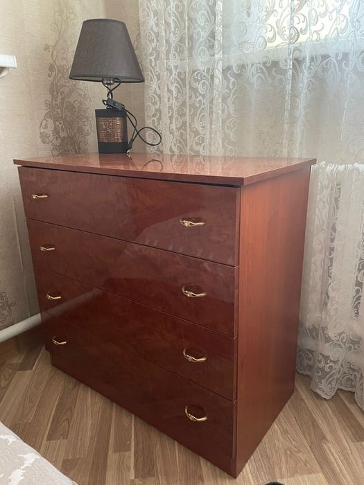 Продам спальный гарнитур