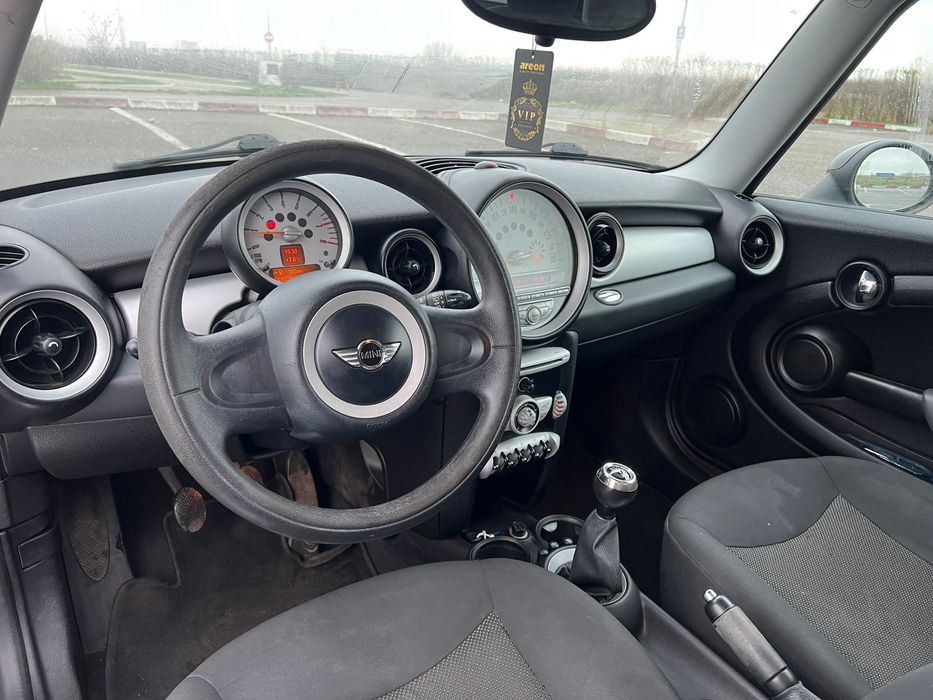 Vând Mini Cooper 2010