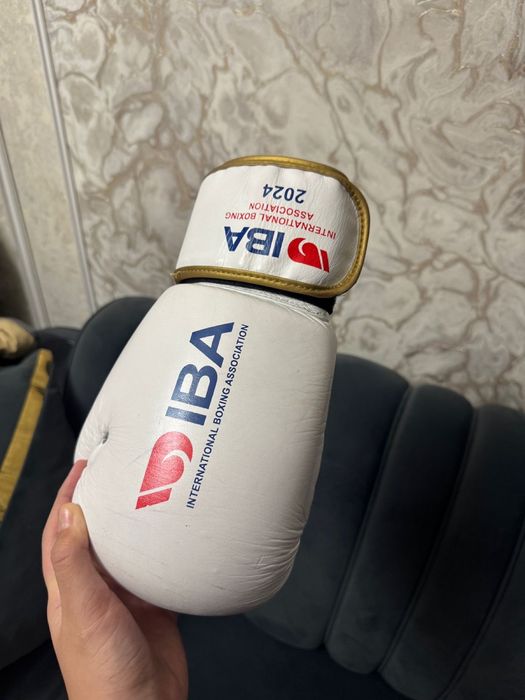IBA 2024 Boxing перчатка