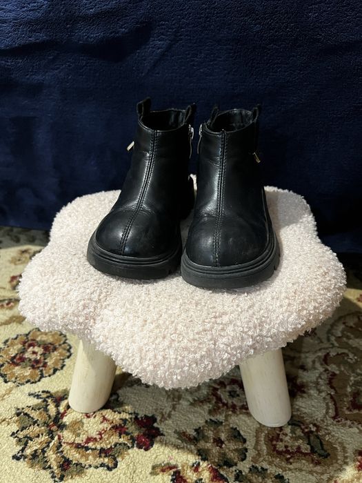 Обувь для девочек в отличном состоянии