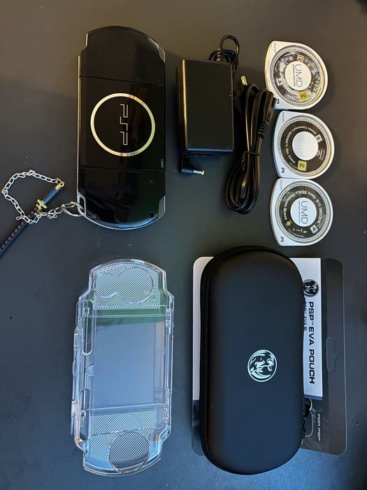 Sony PSP 3000 Modată, 32GB, Butoane Albe + Hard Case + Jocuri GRATIS