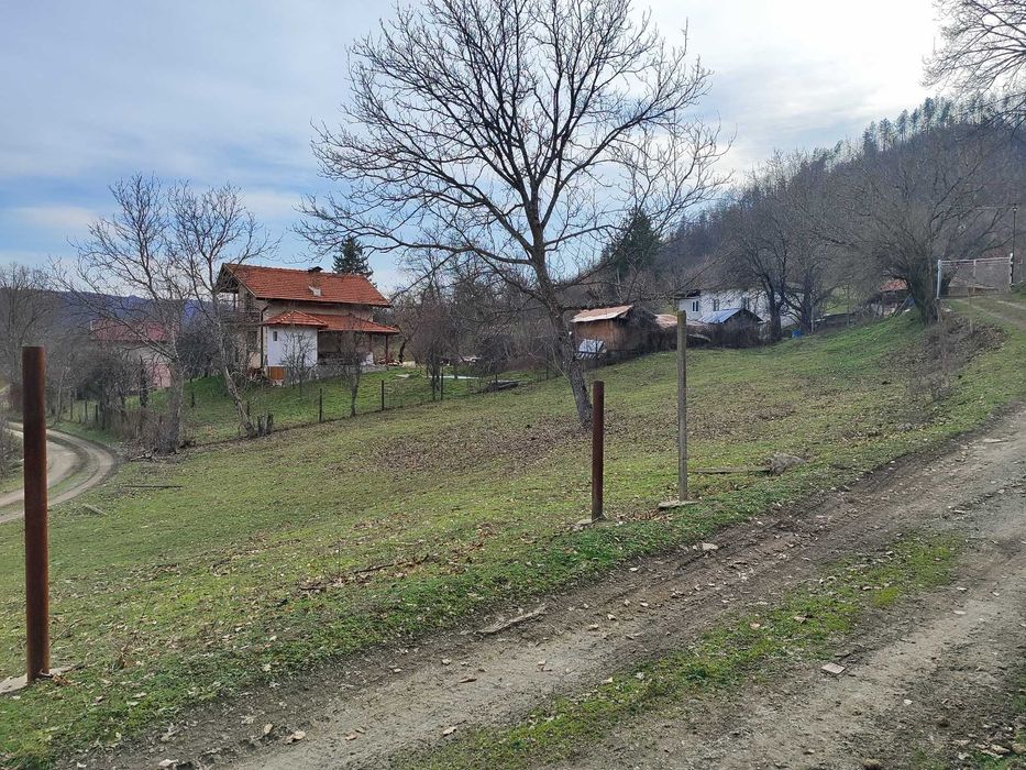 Продава УПИ (Регулация 878 кв.м.) в с. Голям Извор общ. Тетевен