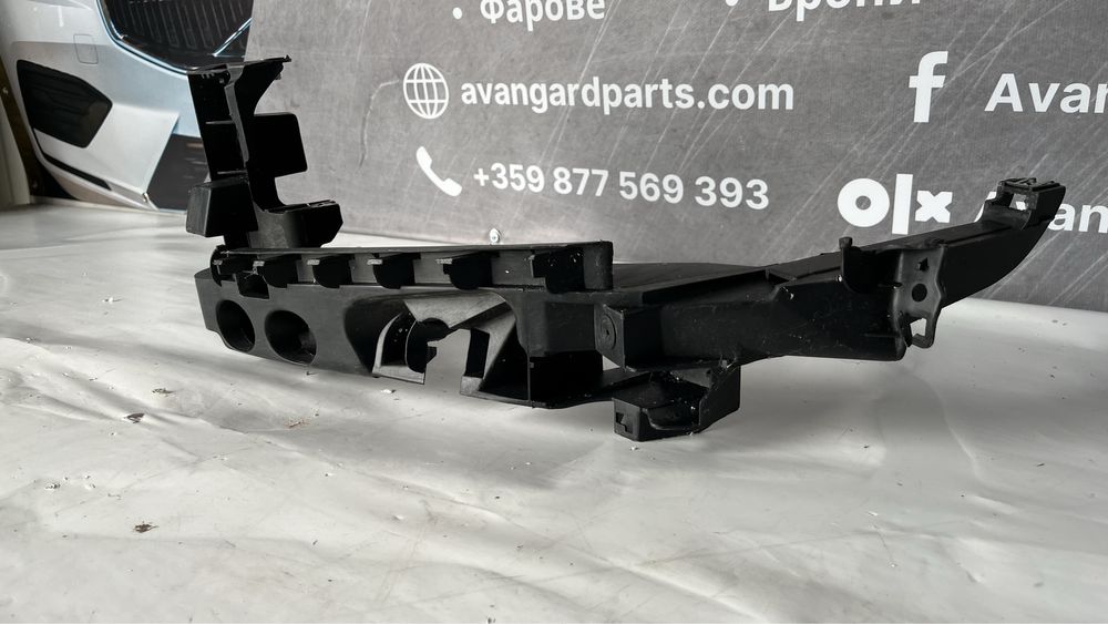 Лайстна за укрепване на ляв фар Audi A3 8P 2004-2013