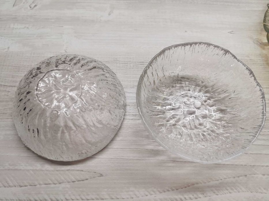 Стъклени купи и плата