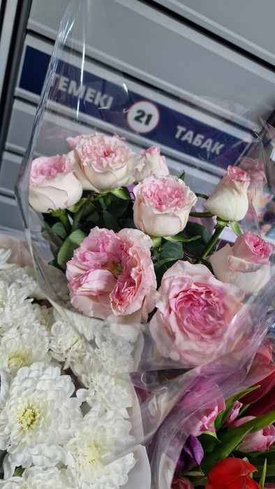 Гул. цветы. Продаётся цветы на 8 март