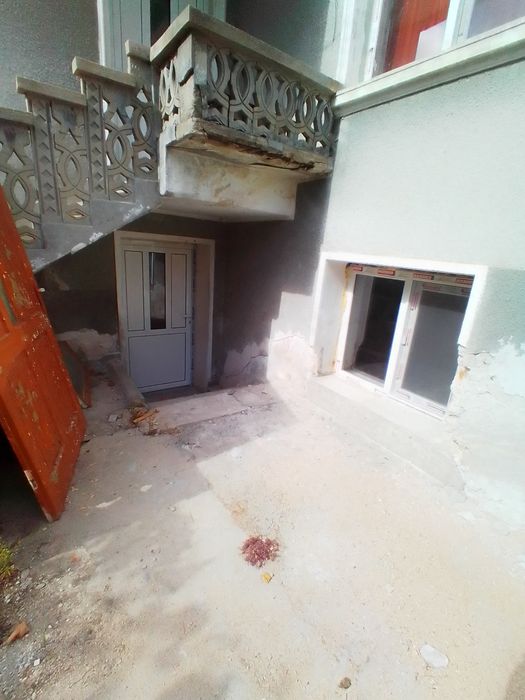 Продава се Къща в с. Каравелово, Област Пловдив - 534 кв.м за 53 €/кв.м - Снимка #2