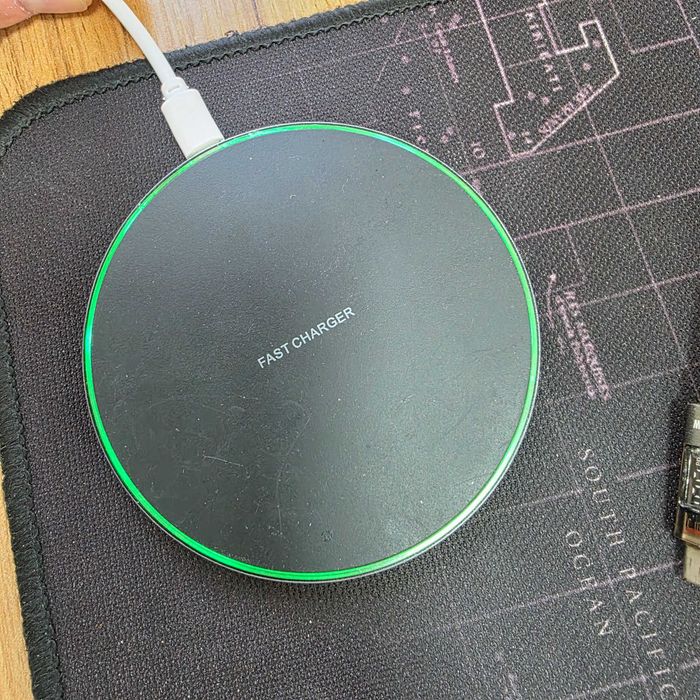 Беспроводное зарядное устройство Fast Charge