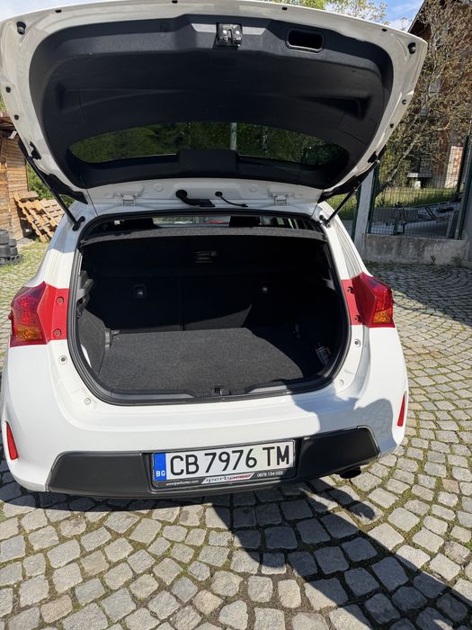 Toyota Auris 2.0 D4D 124 к. с.