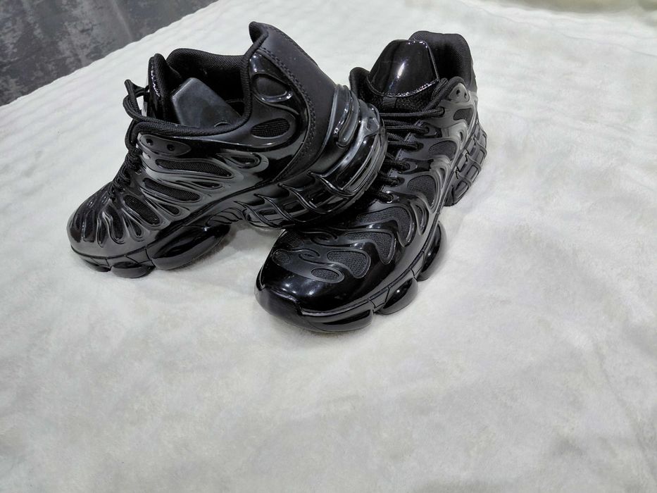 Продавам ги чисто нови