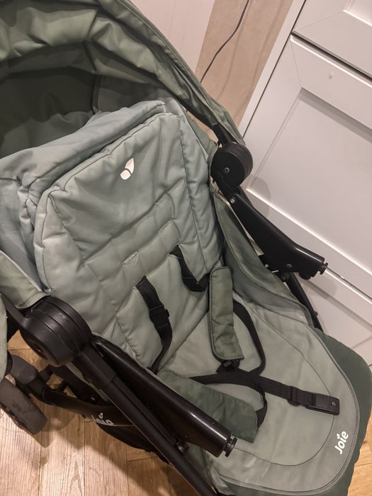 Продам детскую коляску joie