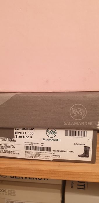 Cizmulite piele negre