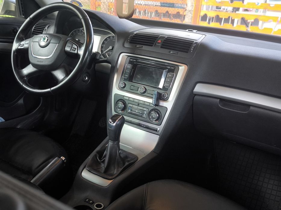 SKODA Octavia 2011 — imagine 3