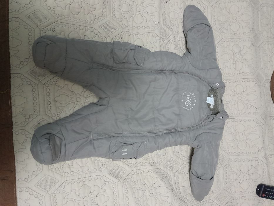 Combinezoane de bebelusi, în stare f. buna