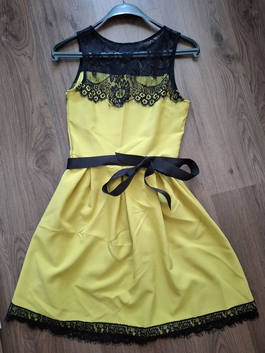 Дамска рокля.    .