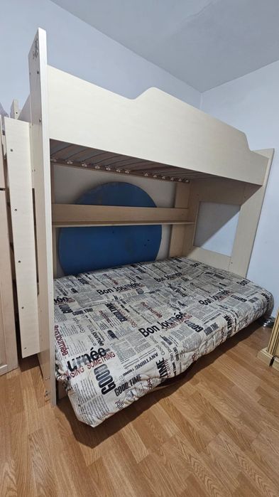 Продам двухъярусную кровать