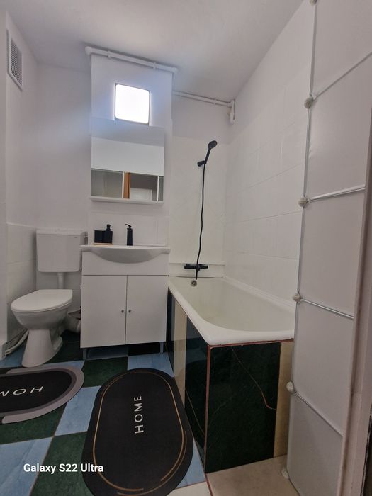 Inchiriez garsoniera