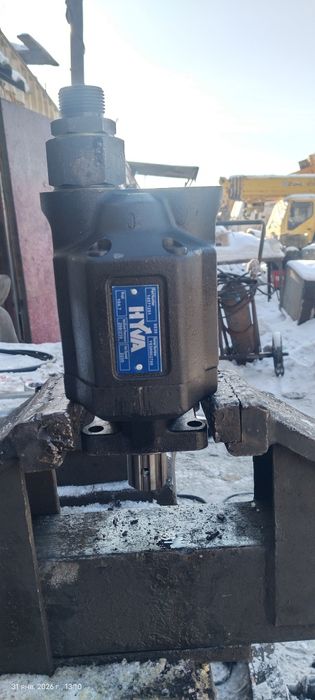 Гидровлеский насос НШ 100