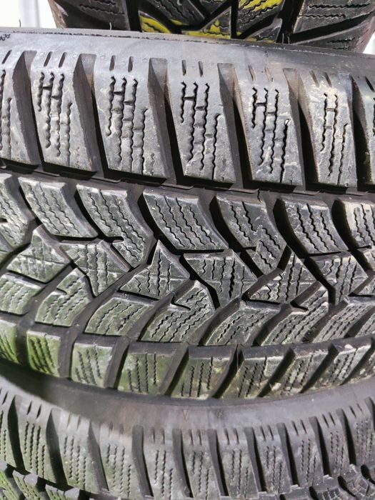4 бр зимни 195/55/16 Dunlop