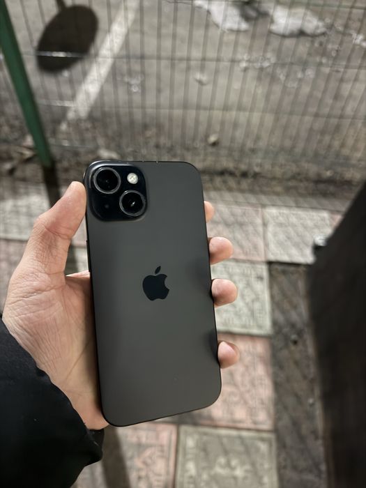 iPhone 15 на гарантии