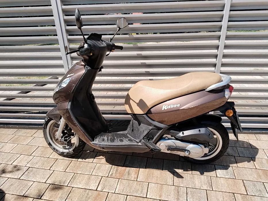 Scuter Moped Benzina