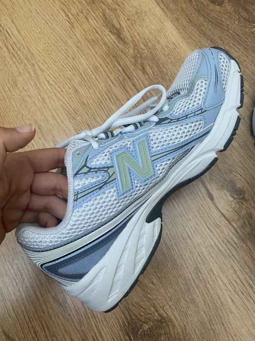 Маратонки new balance