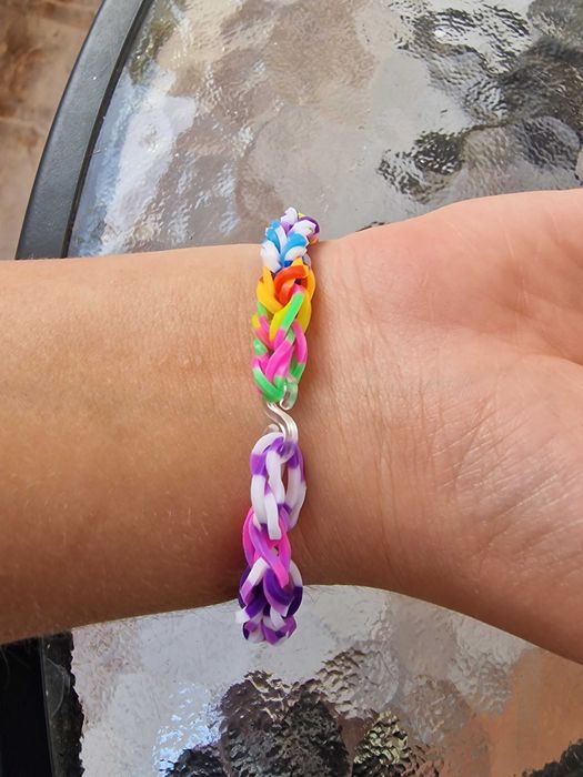 Гривни от гумени ластици