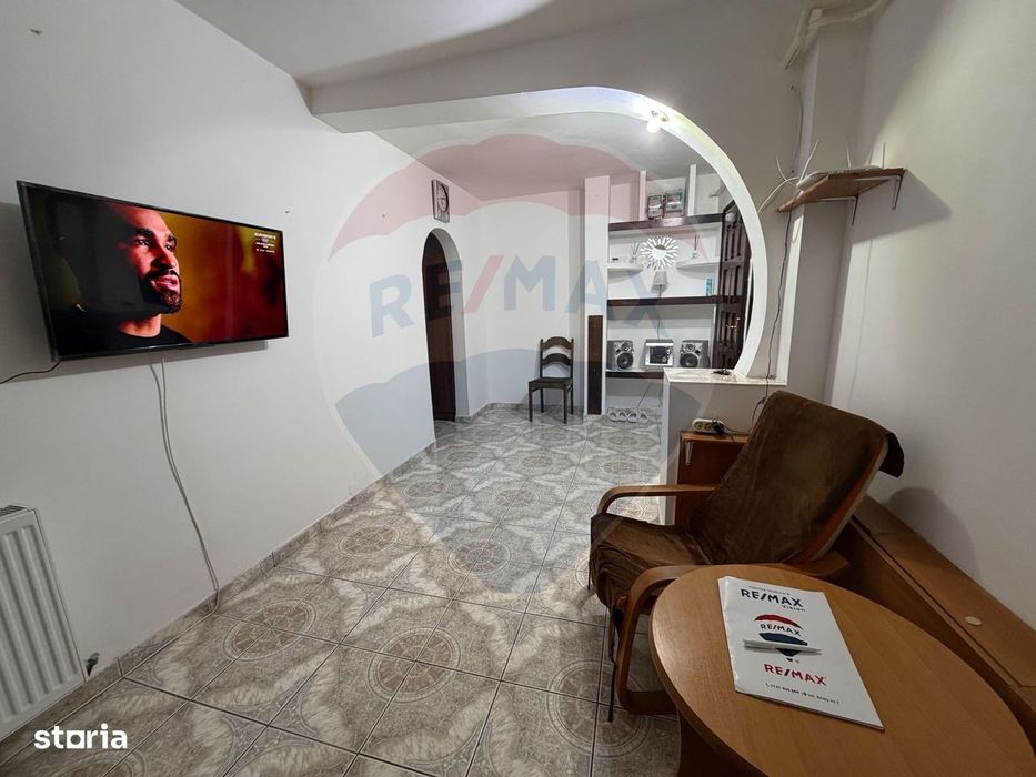 Apartament cu 3 camere de închiriat în zona Rovine