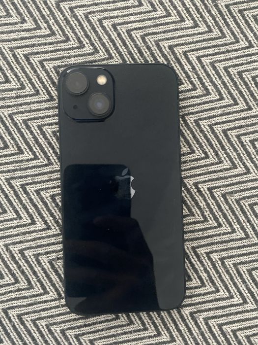 iPhone 13.