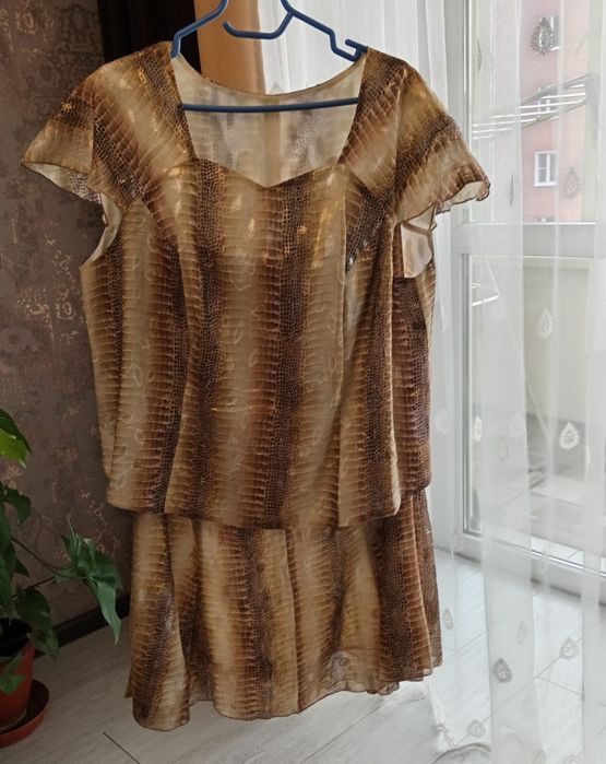 Продам костюм женский