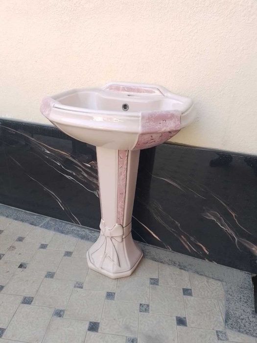 Продаётся умывальник Б/У