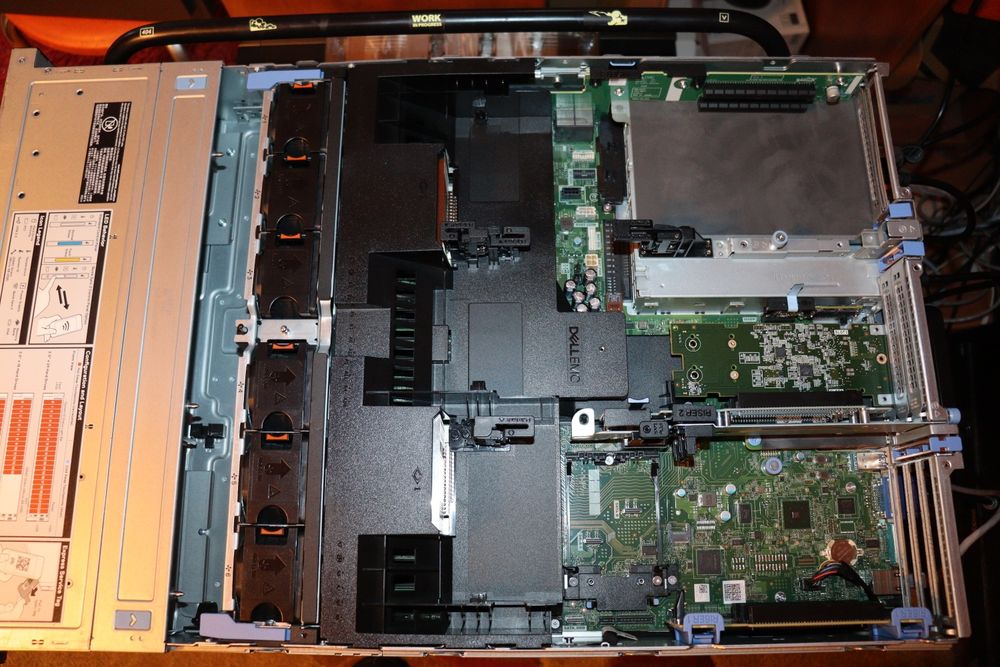 Server GPU Dell PE R740 28 Cores 2.6GHz Gold 6132 64Gb 2666 2200w Boss ...