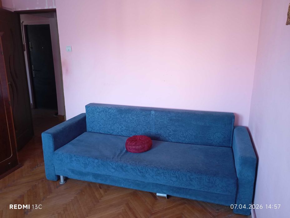 Vand apartament trei camere