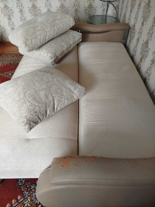 Большой диван,раскладывающийся
