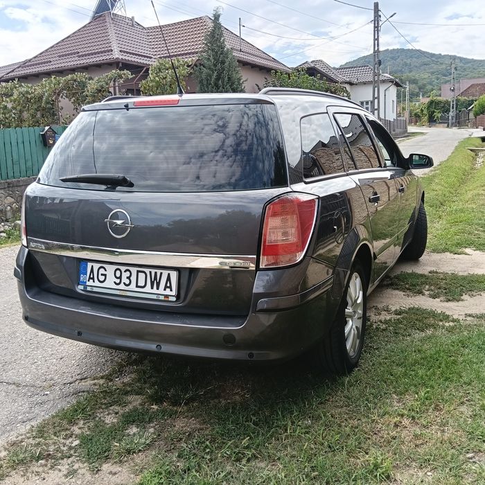 Vând Opel Astra H
