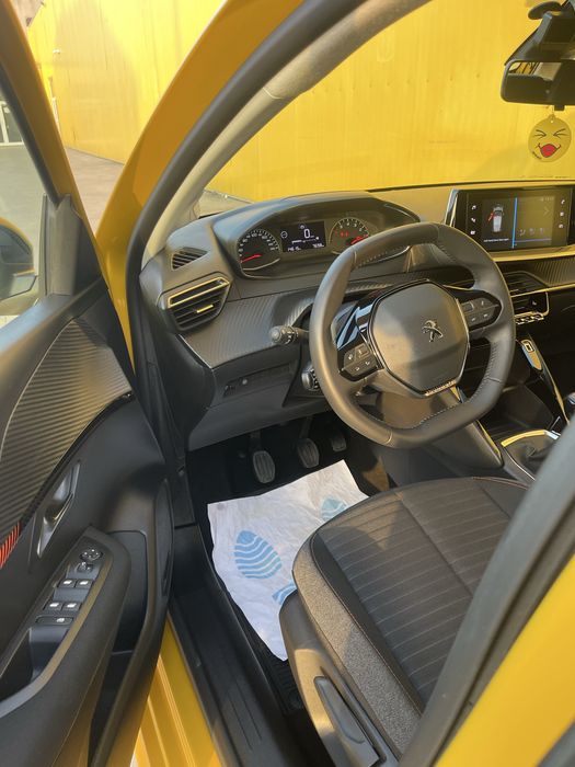 VAND SAU SCHIMB PEUGEOT 208 an 2023 luna 10 garantie pana la 2027 luna