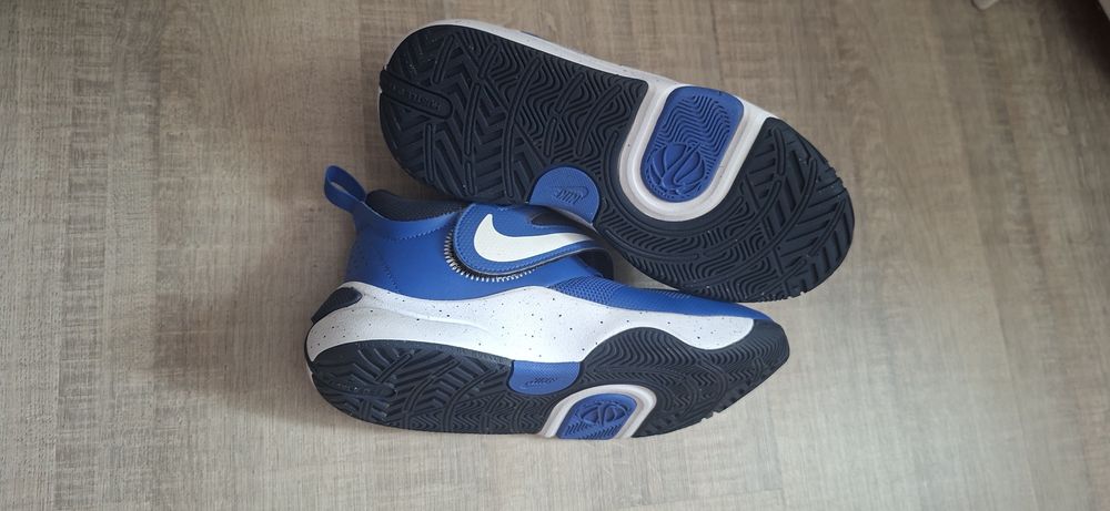 Nike Team Hustle / mărimea 38