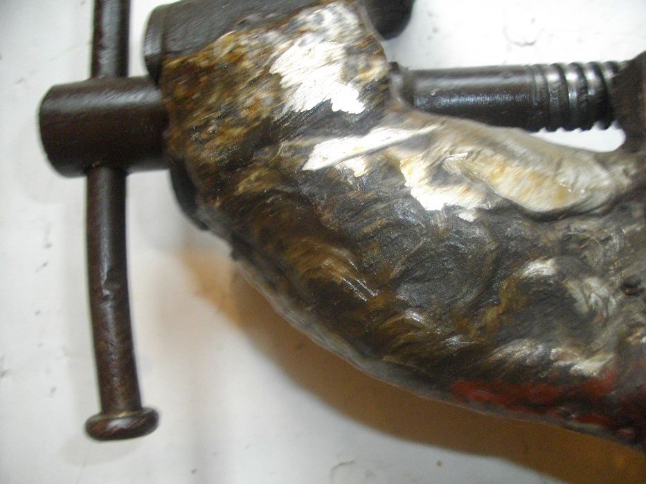 Българско Соц Шлосерско Менгеме 8,5 кг Старо качество  11 см Захват