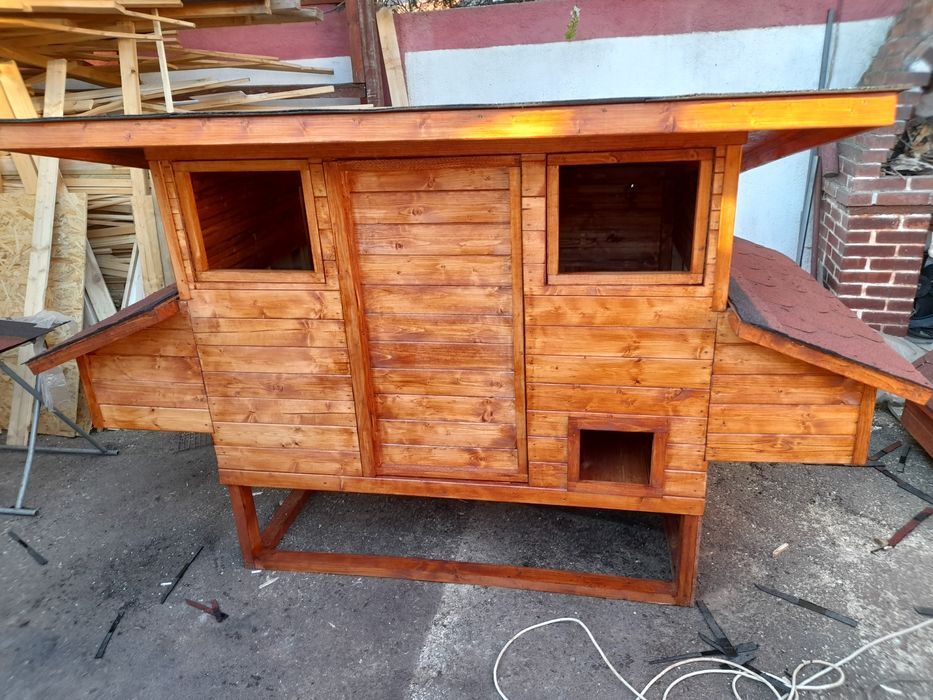 Coteț poiata pasari  cu cuibare din lemn masiv