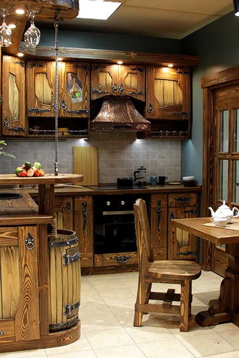 Кухни под старину из натурального дерева