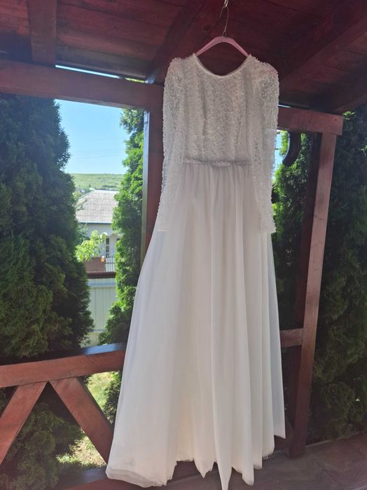 Rochie mireasa purtată o singură dată